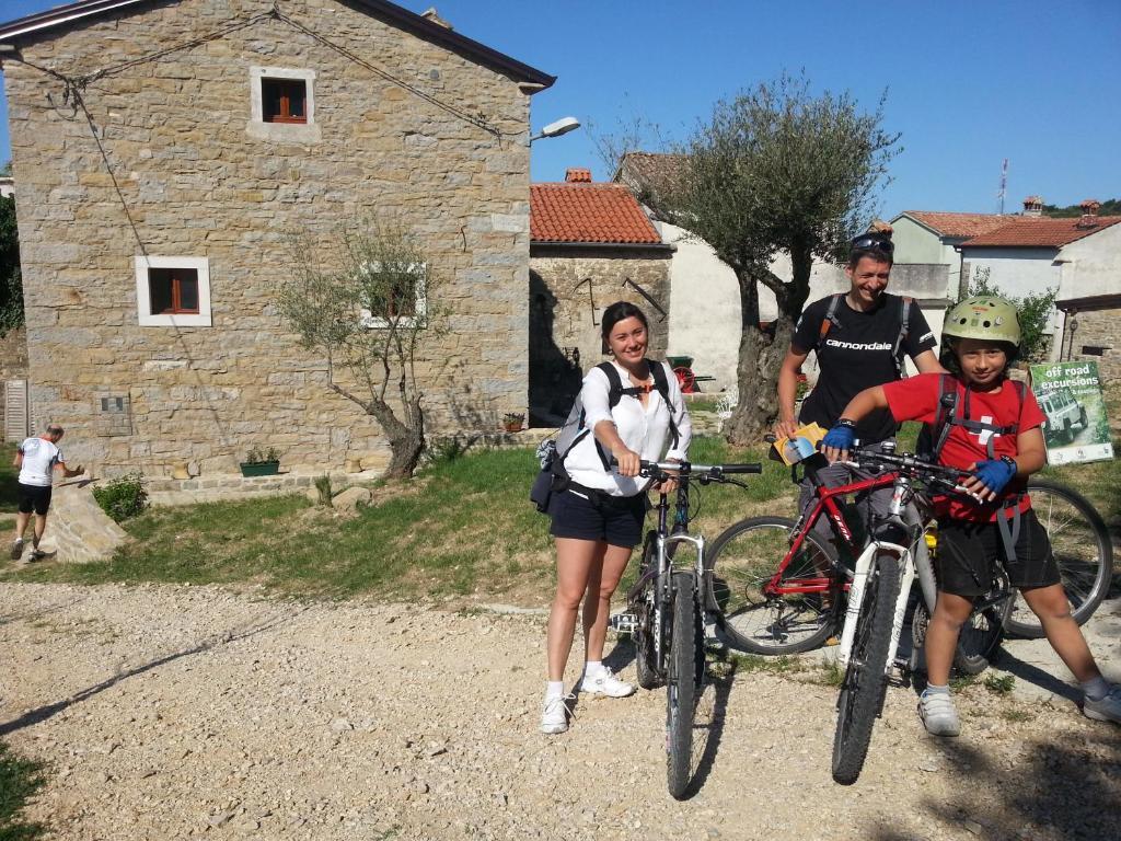 بوجي Al Merlo Olivo, Rural Istrian House المظهر الخارجي الصورة